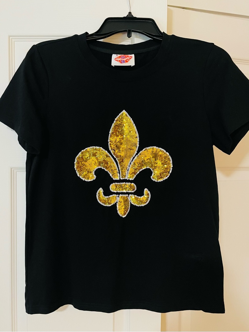 New Orleans Saints Black Short-Sleeve Tee with Gold Sequin Fleur-de-Lis - Women